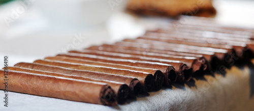 man making luxury handmade cuban cigare