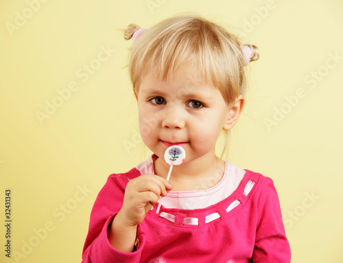 girl with lollipop