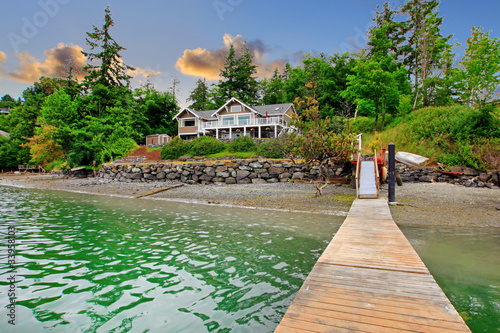Luxury waterfront island house