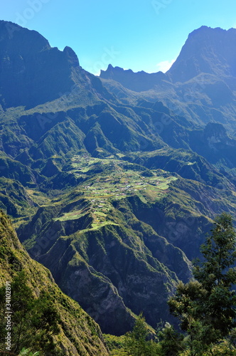 Village enclavé de Ilet à Cordes, Cirque de Cilaos, La Réunion.