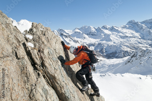 Alpinist im Hochgebirge