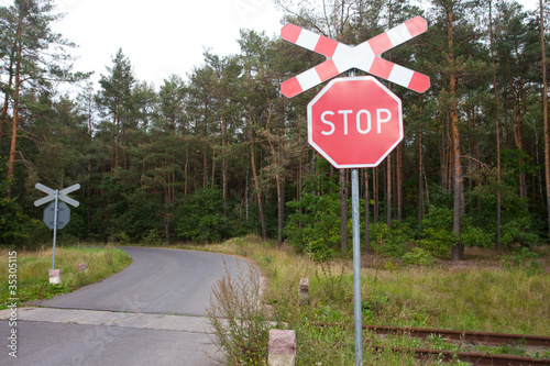 Znak "Stop",przejazd kolejowy