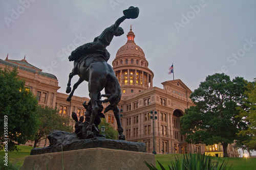 Cowboy Memorial in front of Texas Capitol dome