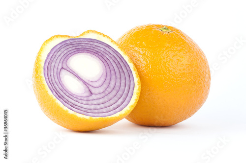 Sliced orange with red onion inside