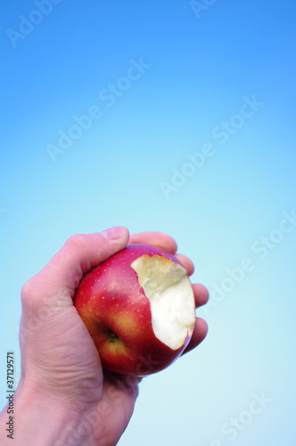 Nadgryzione jabłko
