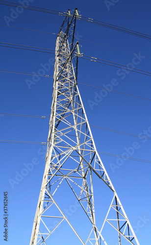 torre eléctrica lateral