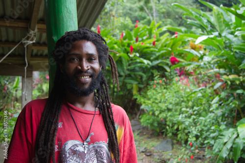 Rastaman von der Insel Dominica in der Karibik