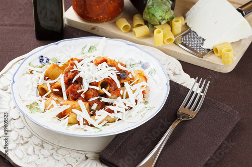 Pasta alla Norma con melanzane e ricotta