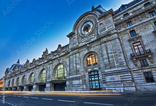 Vue du Musée d'Orsay de nuit - Paris