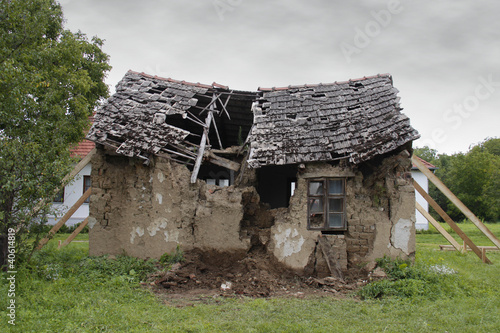 casa baracca diroccata