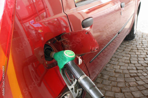 car makes a supply of green unleaded fuel distributor