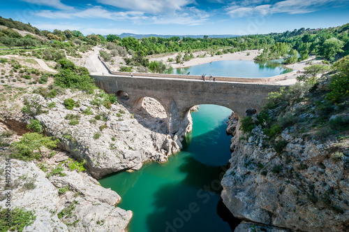 Pont du diable sur l'Hérault près de Saint-Guilhem-le-désert, dans l'Hérault, Languedoc, Occitanie, France