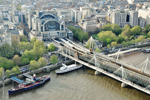 STAZIONE FERROVIARIA DI CHARING CROSS, LONDRA