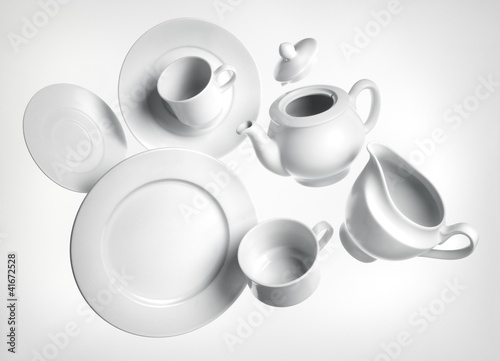 Vajilla platos tazas blancos porcelana