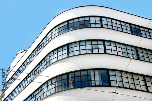 Detail Gebäude im Bauhaus-Stil