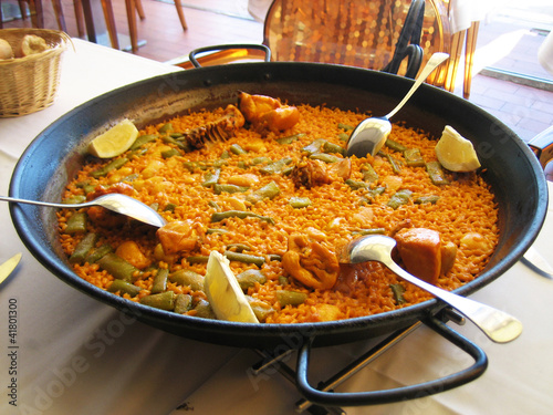 Valencian paella