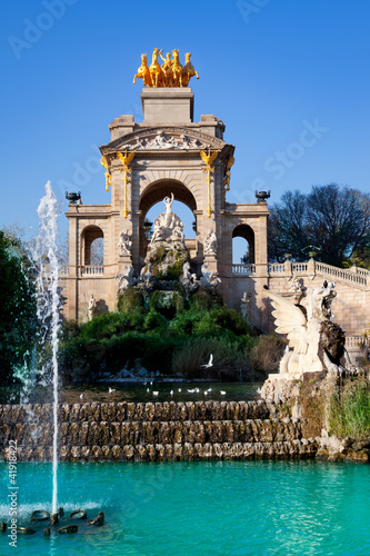 Barcelona ciudadela park lake fountain and quadriga