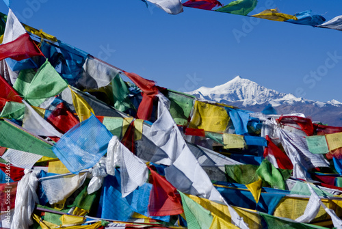 prayer flags by mt everest, tibet