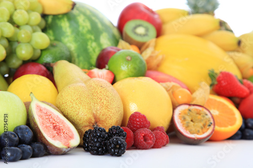 Verschiedene reife Früchte