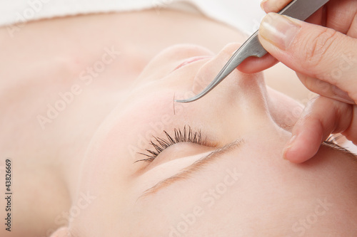 Eyelash extension