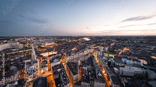 Nantes au crépuscule