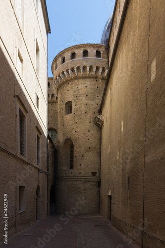 Loreto - Vicolo torrioni basilica