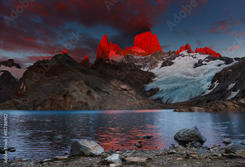 Mount Fitz Roy, Patagonia, Argentyna