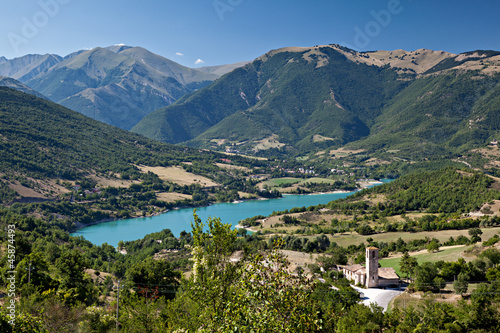 Parco Nazionale dei Monti Sibillini, il lago di Fiastra