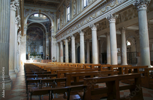 wnętrze katedry Świętego Piotra w Mantui, Włochy