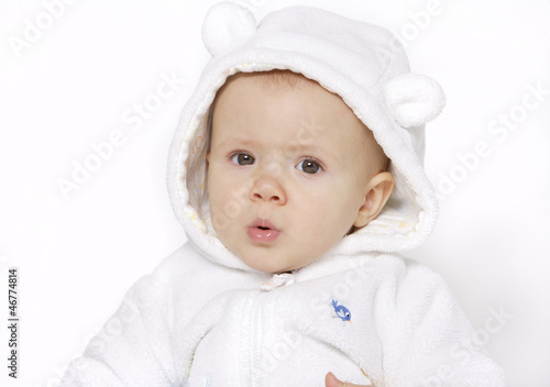 portret zdziwionego niemowlęcia