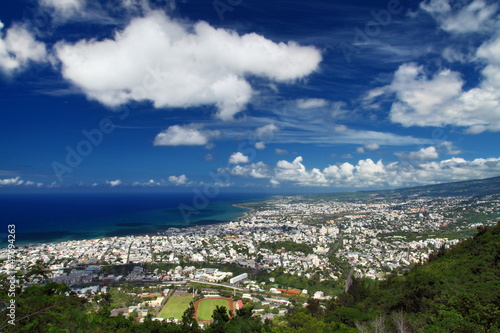 Vue aérienne de Saint-Denis, capitale de la Réunion.