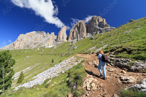 Dolomiti - hiker on footpath