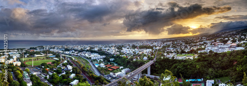 Ville de Saint-Denis à l'aube - La Réunion