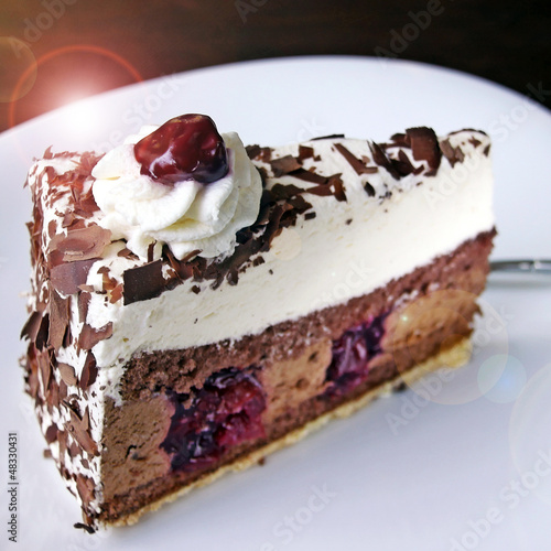 schwarzwälder kirschtorte mit lichteffekt