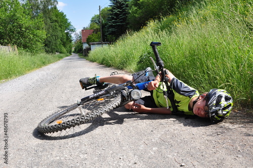 Junge gestürzt mit Fahrrad