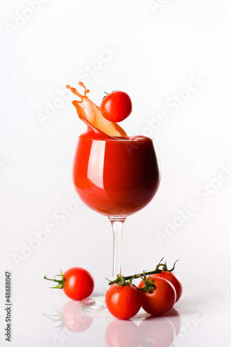 Sok pomidorowy w kieliszku