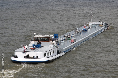 Tankschiff auf dem Rhein