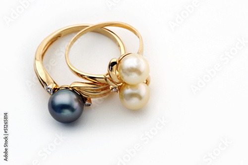 Gold rings jewelry with pearls