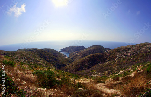 Góry na wybrzeżu greckiej wyspy Zakynthos