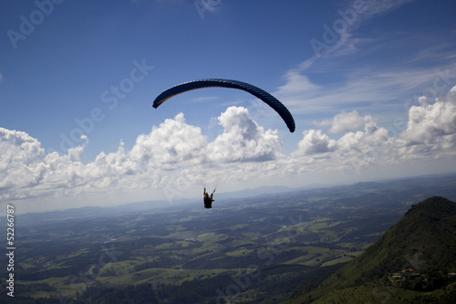 Voo de paraglider