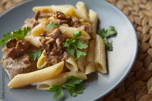 kurki makaron kurka polędwica penne pietruszka śmietana wino 