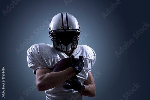 American Football Catch Ball >in action