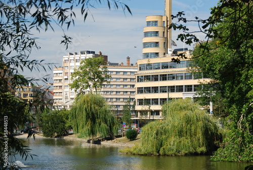 Les étangs d'Ixelles et la place Flagey