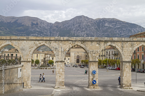 Piazza Garibaldi mit Aquädukt;