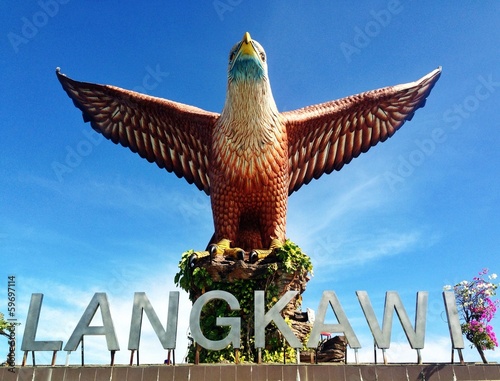 malaysian biggest eagle statue