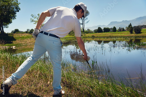 golf water hazard