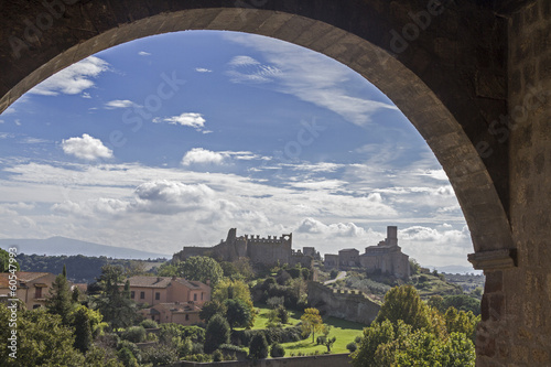 Kastell und San Pietro in Tuscania