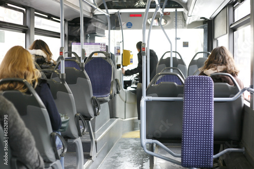 à l'intérieur du bus