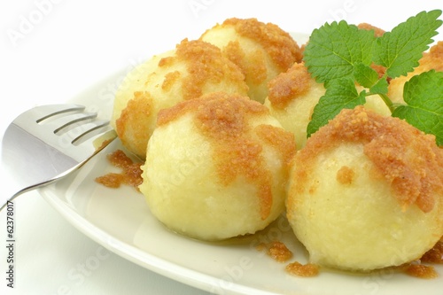 potato dumplings with bread crumbs