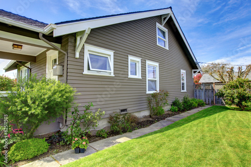 House socle with white windows